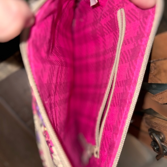 Vera Bradley crossbody - Picture 3 of 5